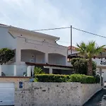 Lägenhet Geraeumige Mit Meerblick By Interhome Trogir