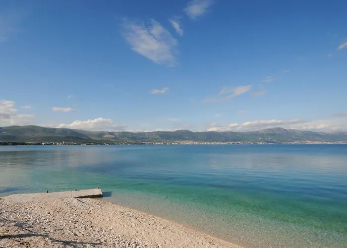 Geraeumige Mit Meerblick By Interhome Daire Trogir