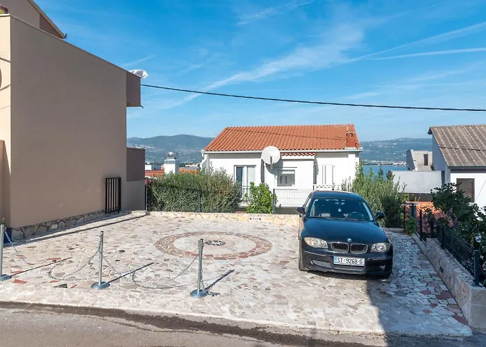 Geraeumige Mit Meerblick By Interhome Daire *