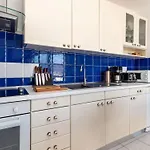 Apartment Geraeumige Mit Meerblick By Interhome