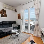 Geraeumige Mit Meerblick By Interhome Apartment