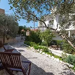 Geraeumige Mit Meerblick By Interhome *
