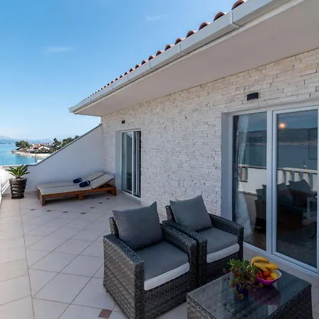 Geraeumige Mit Meerblick By Interhome * Trogir