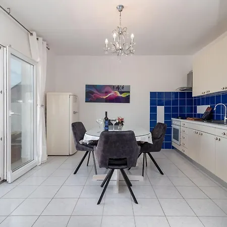 דירה Apartment - By Interhome