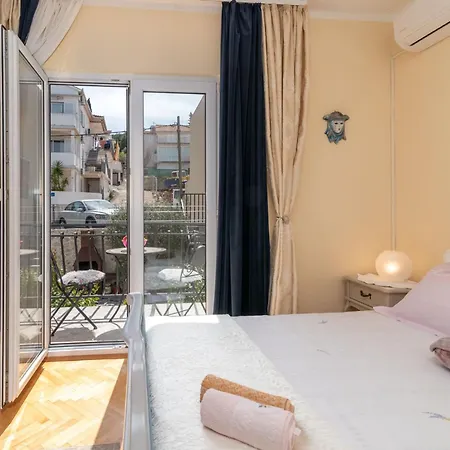 Apartment - By Interhome דירה *