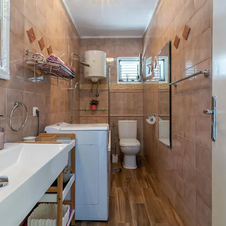 Geraeumige Mit Meerblick By Interhome *