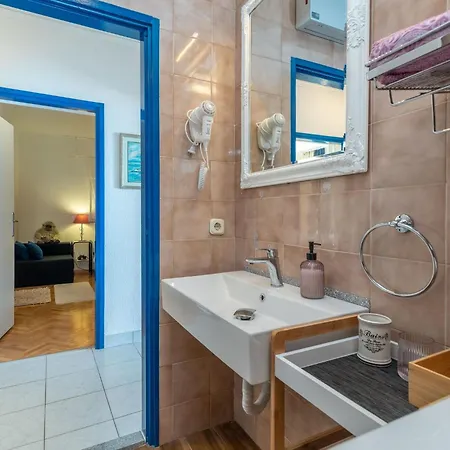Geraeumige Mit Meerblick By Interhome Apartament *