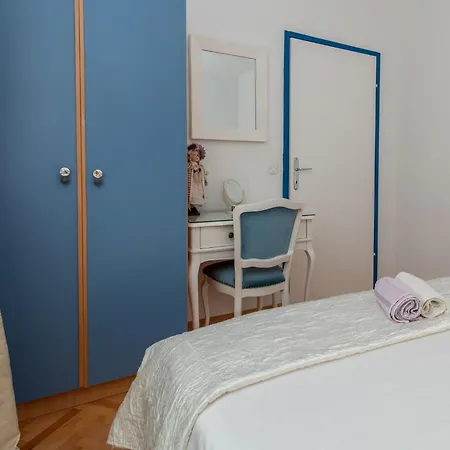 Geraeumige Mit Meerblick By Interhome *