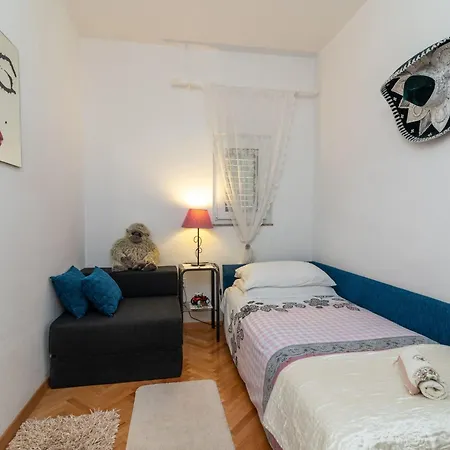 Geraeumige Mit Meerblick By Interhome *