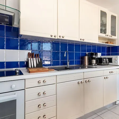 Apartament Geraeumige Mit Meerblick By Interhome