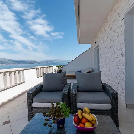 Geraeumige Mit Meerblick By Interhome Apartament
