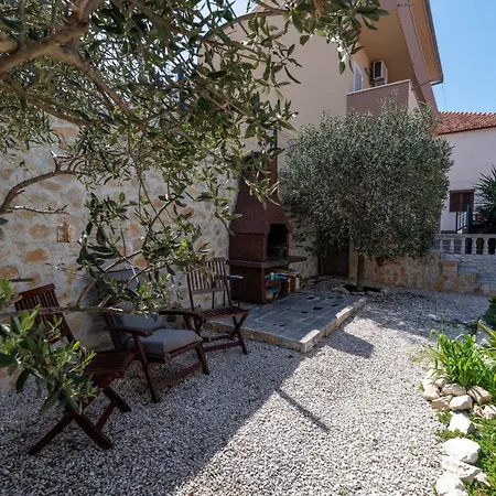 Apartament Geraeumige Mit Meerblick By Interhome