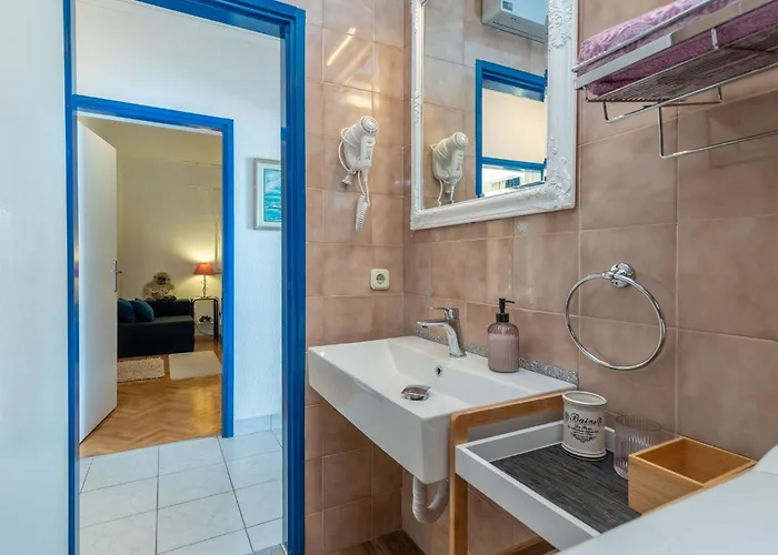 Geraeumige Mit Meerblick By Interhome Apartamento *